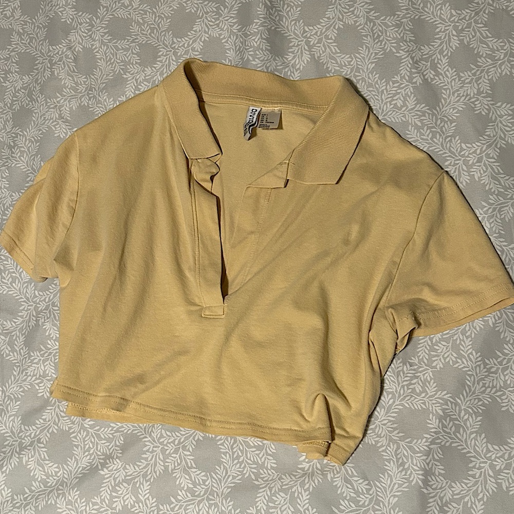 A large yellow crop top from Divided by H&M.